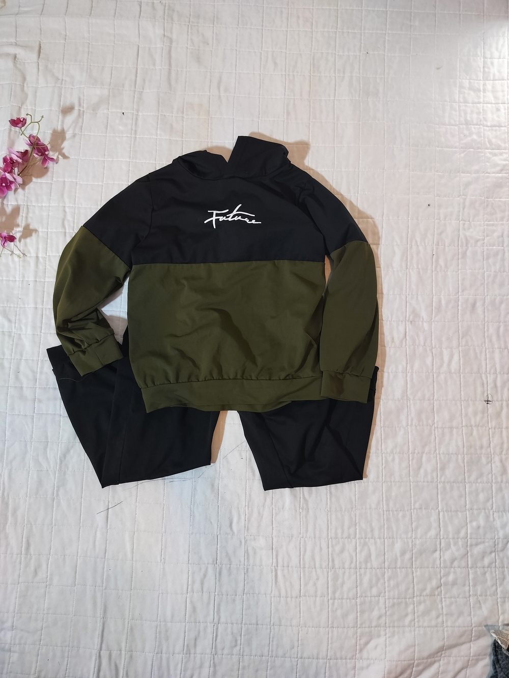 & Other Stories Olive and Black Colorblock Kids Joggers